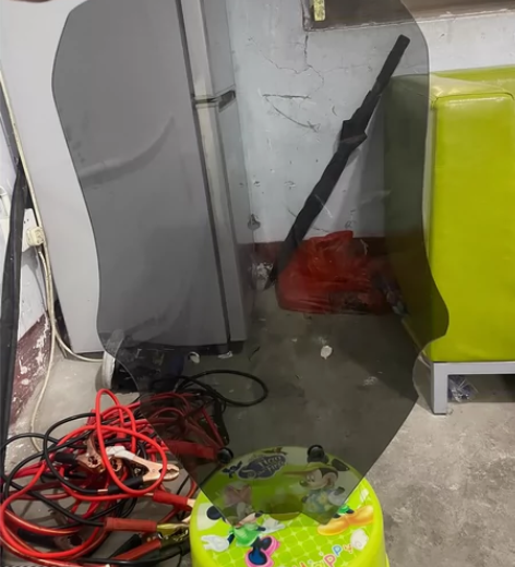 无极SR150GT加高风挡，风挡两边的缺口...