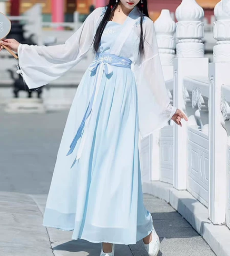 买来没穿,就试了下,s码,三件套,质量柔软...