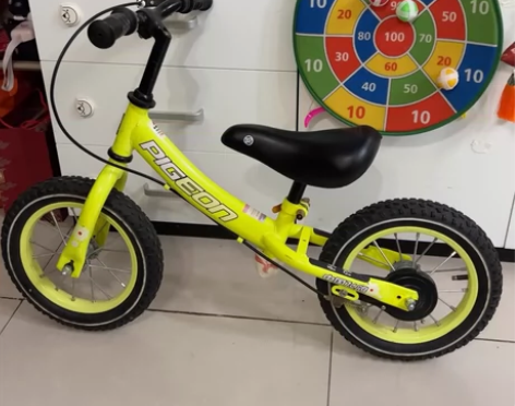 飞鸽牌12寸平衡车，充气轮，有刹车 2岁到...