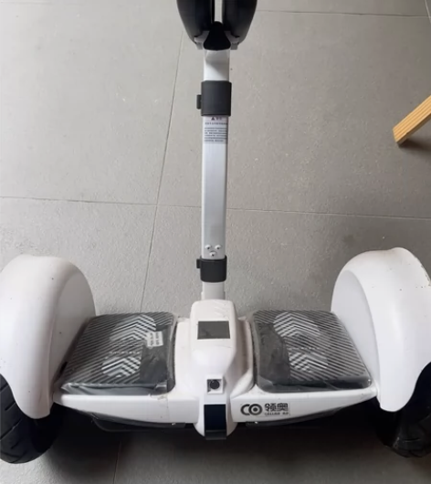 充电器丢失了需要自行配置。几乎全新买给孩子...