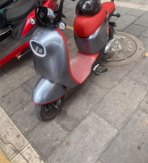 雅迪电动车一台 入手一年左右。车况良好续航...