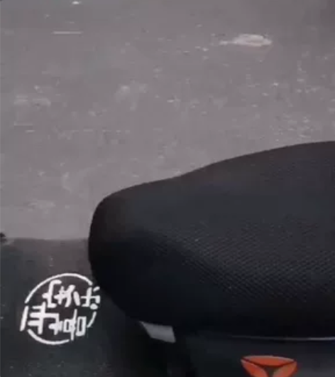 雅迪E8S 手续齐全 空车架子 没电池  ...