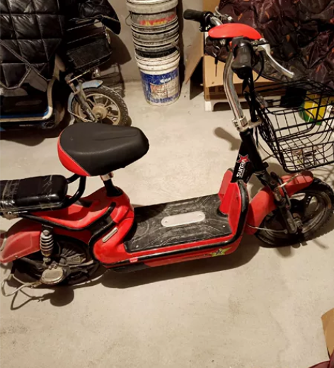 闲置新日电动车，成色新电瓶还可以 感兴趣的...