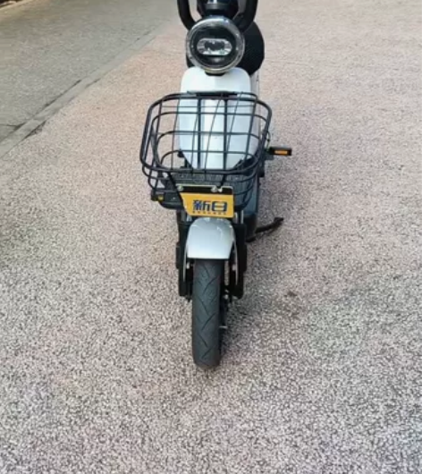 新日电动车，48伏20安锂电池，续航40公...