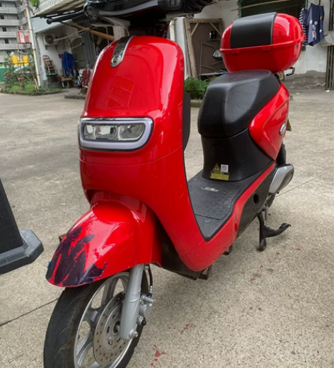 新日国标电动车,四块大电瓶、续航40-50...