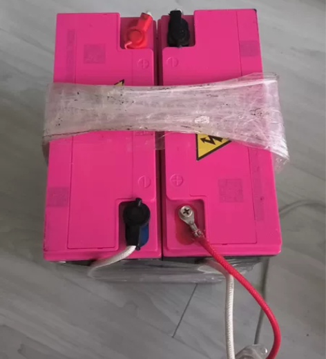 爱玛电动车48V。铅酸电池可拆卸充电外观稍...