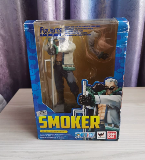 海贼王手办zero斯摩格，配件缺少披风，银...
