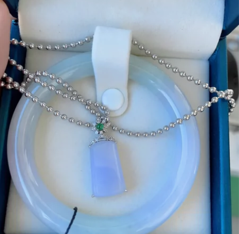 可出：紫色无事牌，大白牙家的. 18k金豪...