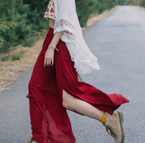 梦的马度假风阔腿裤民族风红色长裤，裤子是雪...