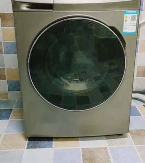 密山市内惠而浦滚筒全自动洗衣机 八成新 外...