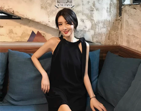 嘟嘟言 挂脖连衣裙吊带裙女夏极简主义慵懒风...